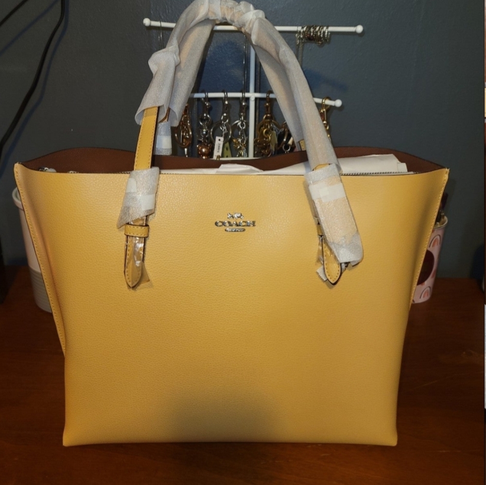 NWT Coach Large Leather Mollie Tote